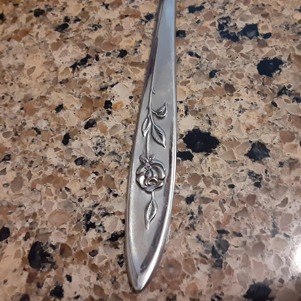 Oneida 1980s My Rose Pierced Pie Server